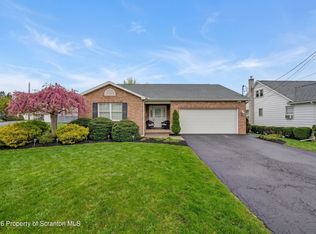 11 Gilroy St, Peckville, PA 18452