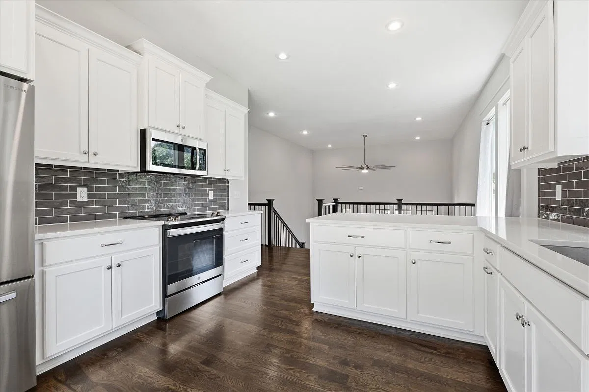 4 bed, 3.0 bath, 1935 sqft, $2,800 — Photo 4