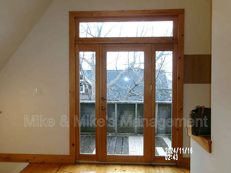 Studio, 1.0 bath, $1,050 — Photo 2