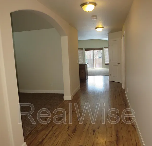 3006 NE Red Oak Dr — Photo 9