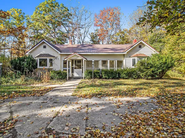 5600 Crystal Lake Rd, Holton, MI 49425