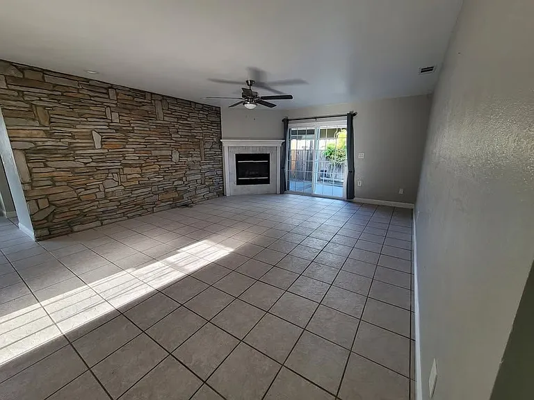 685 Las Tablas Rd — Photo 9