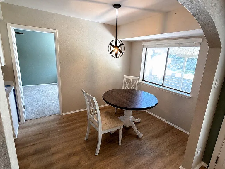 1105 Green Meadow Dr — Photo 4