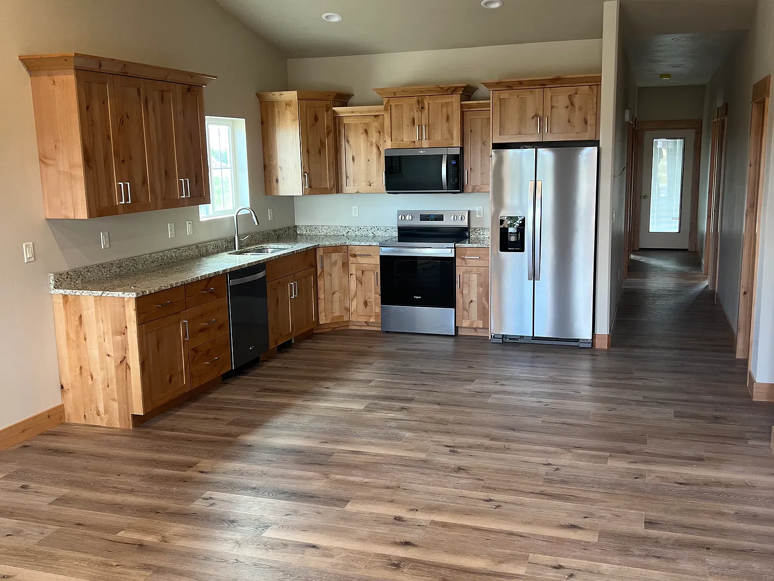 3 bed, 1248 sqft, $1,700 — Photo 2
