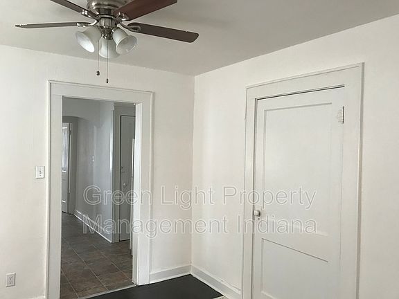 5th image of 1535 E Legrande Ave