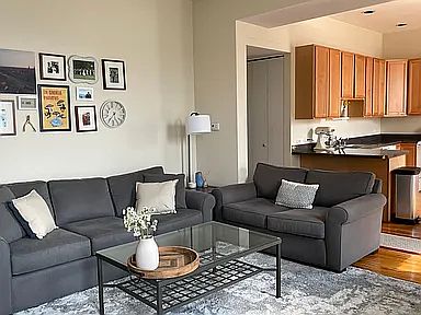 5th image of 3055 N Sheffield Ave APT 3D