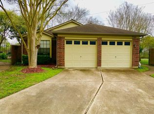 7702 High Village Dr, Houston, TX 77095