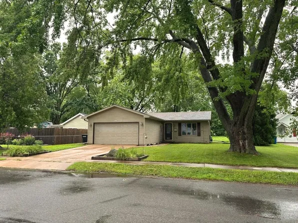 1913 Crane St, Oshkosh, WI 54901