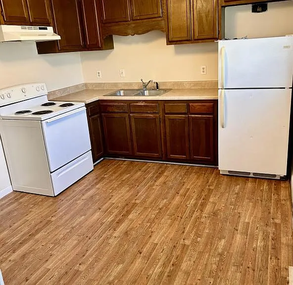 211 Dodge Dr — Photo 3