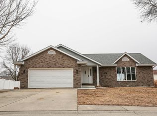 514 Call Ct, New Baden, IL
