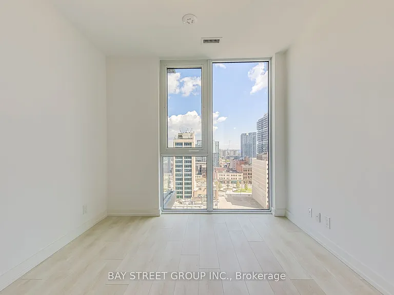 75 James St S #1504 — Photo 21