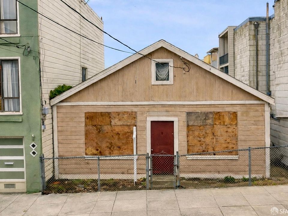 2nd image of 431 Plymouth Ave