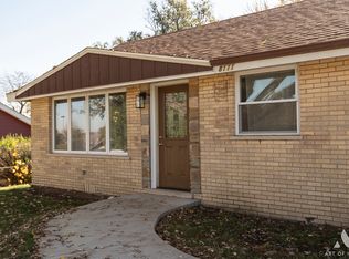 8111 W 92nd Pl, Hickory Hills, IL 60457