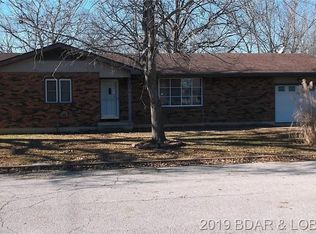 2005 S Pine St, Eldon, MO 65026