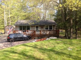 135 Marthas Ln, Pocono Lake, PA 18347