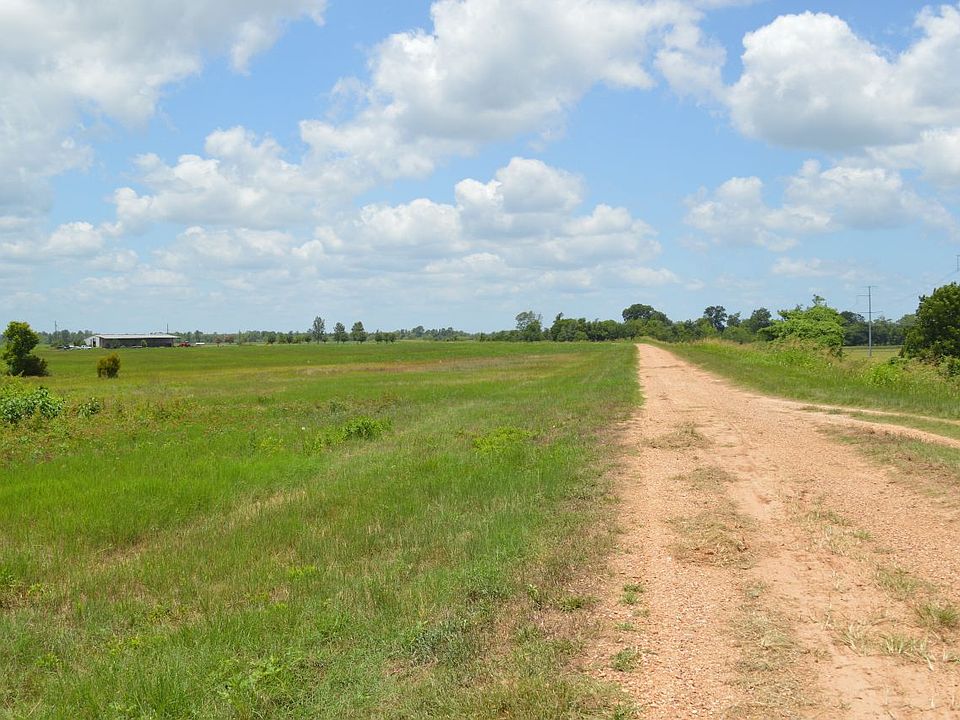 Entry road