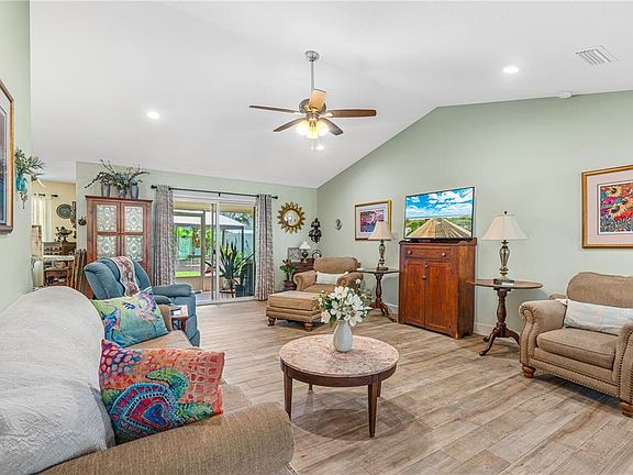 4th image of 2513 QUEEN PALM DRIVE