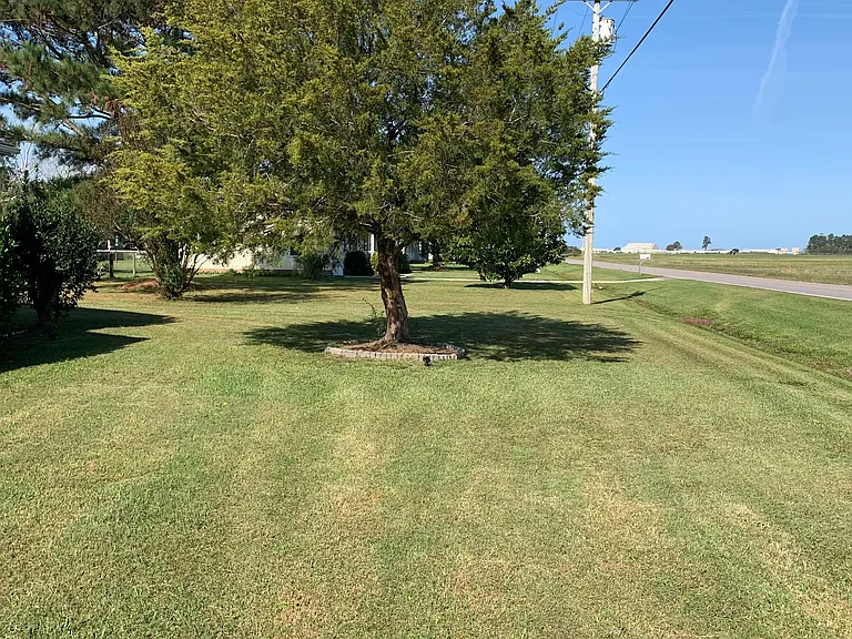1219 Davis Bay Rd — Photo 16