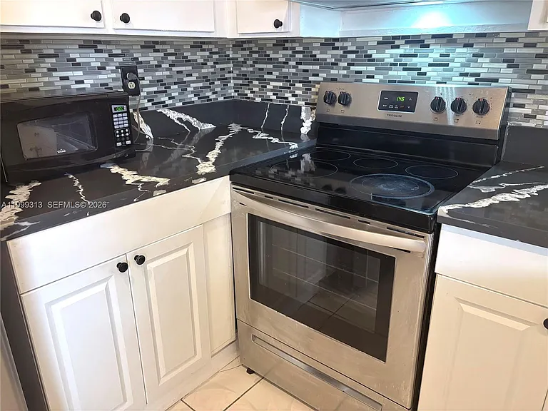 685 W Park Dr #206-11 — Photo 32