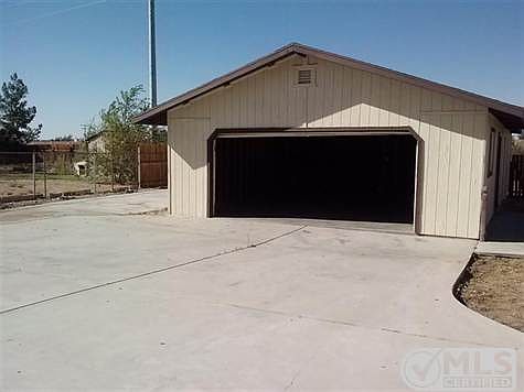 2nd image of 15828 Jasmine St