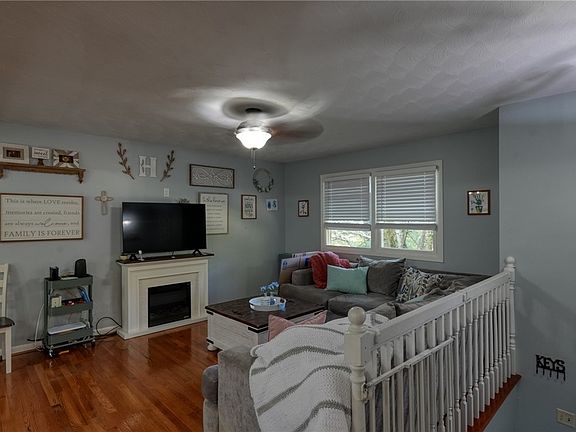 4th image of 62282 Forestview Dr