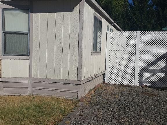 2nd image of 2395 Redwood Ave Space 94