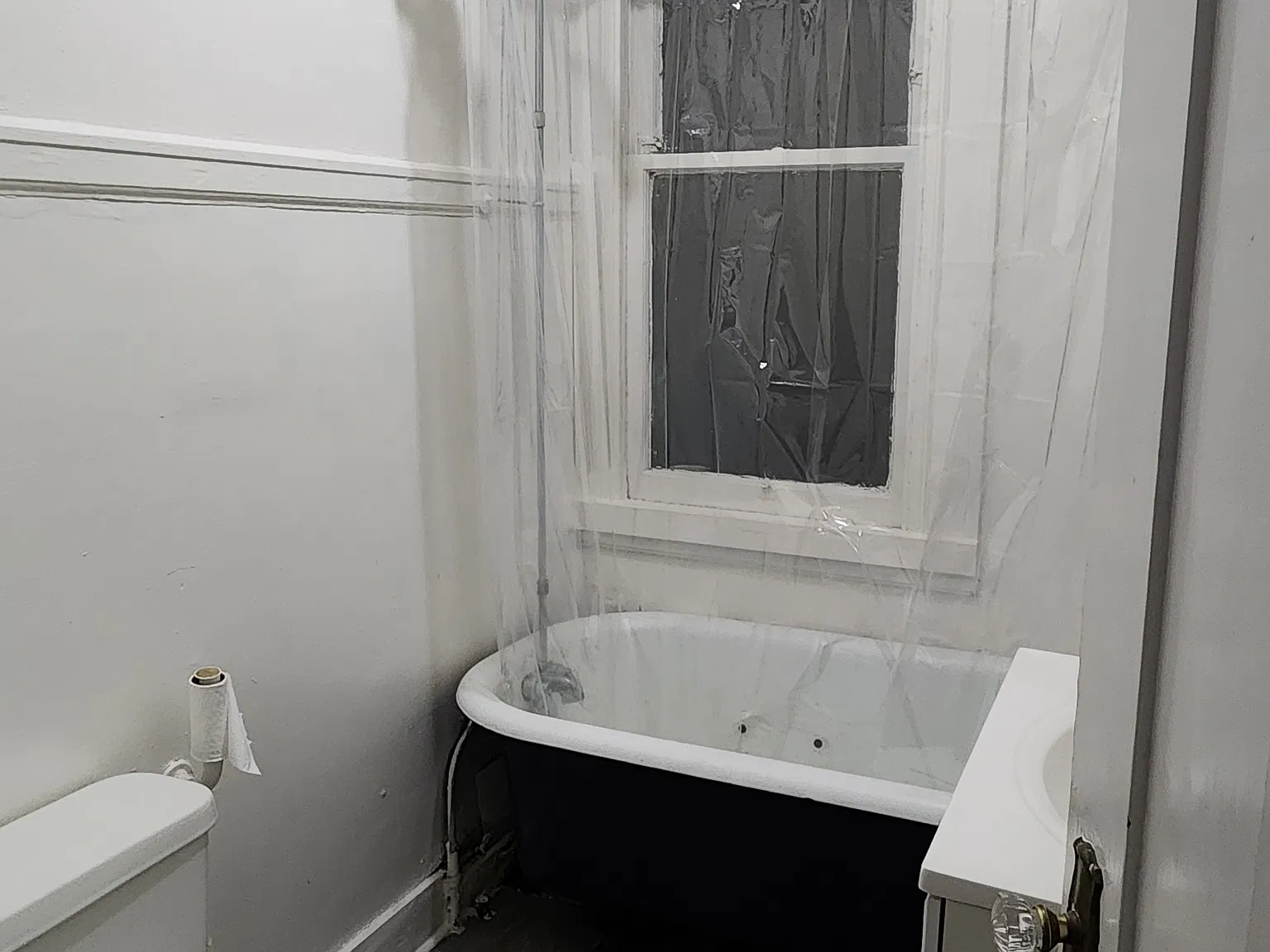 2 bed, 700 sqft, $4,995 — Photo 3