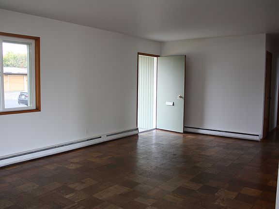 5th image of 8948 Westover St #1