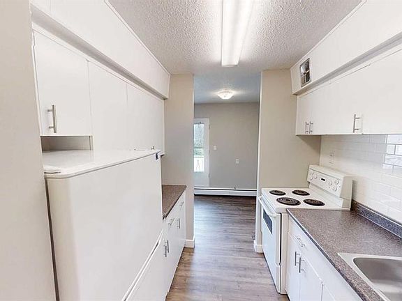 3rd image of 10802 99th St #8