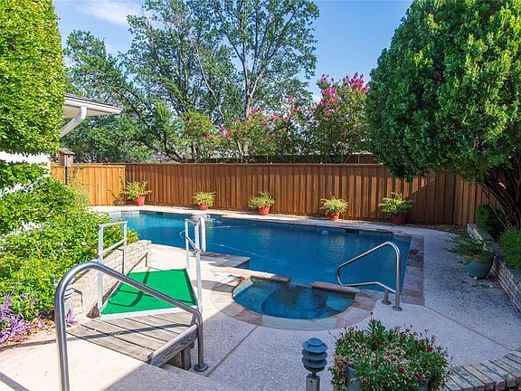 2nd image of 7208 Hillwood Ln