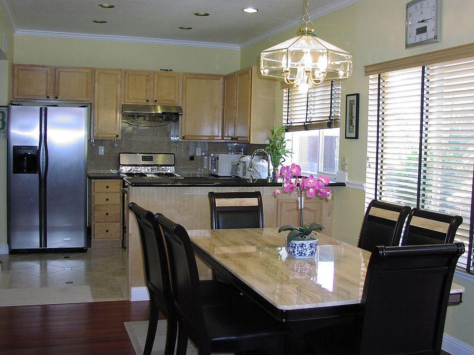 2nd image of 3803 Versailles Ct