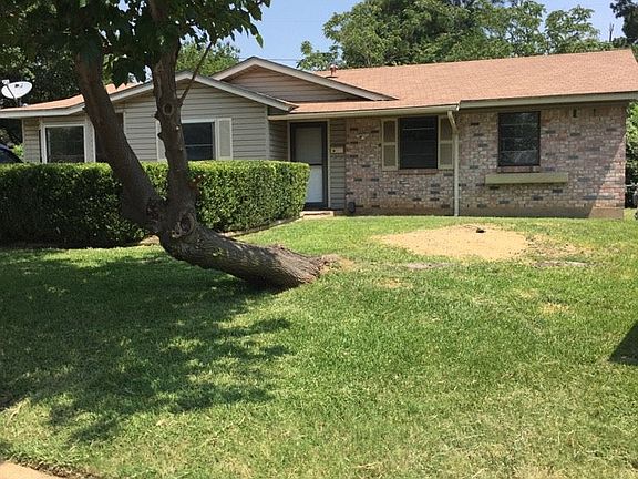 2nd image of 606 Glenn Dr