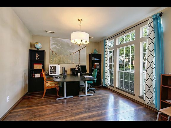 3rd image of 3107 Oak Mill Way