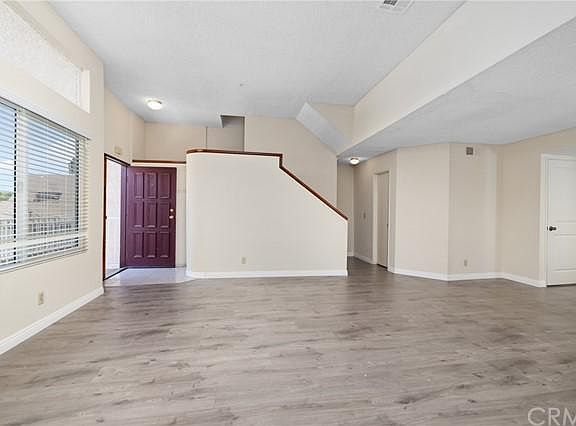 4th image of 216 S Marengo Ave APT H