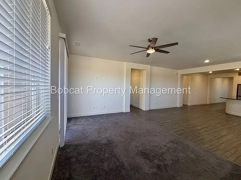 1097 Dapple Dr — Photo 16
