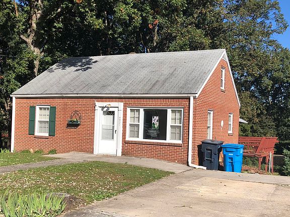 2nd image of 4921 Morwanda St NW