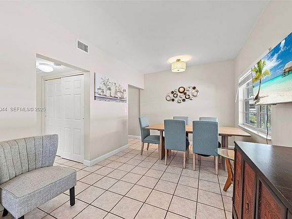 2nd image of 1125 NE 5th Ave #1
