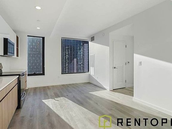 2nd image of 77 Commercial St #5I
