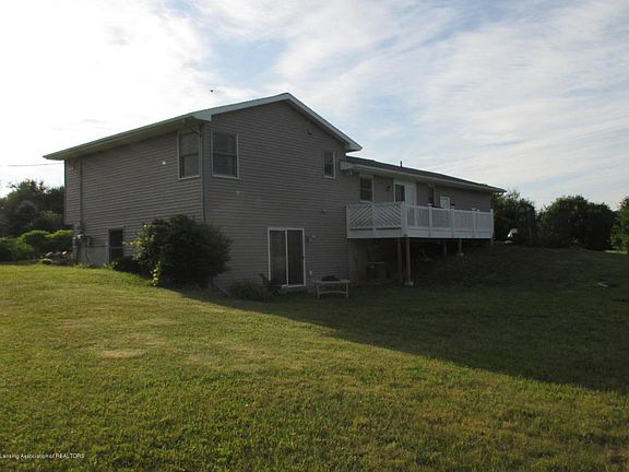 4th image of 144 Twila Ln