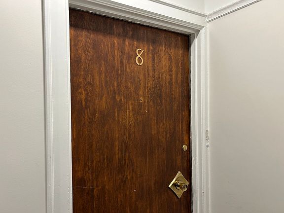 2nd image of 2723-2727 Van Ness Ave #7017RC