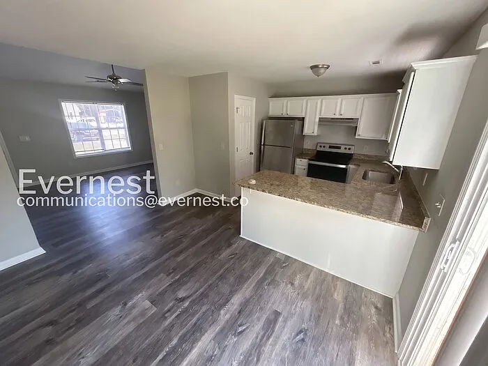 1109 Crescent Way — Photo 6