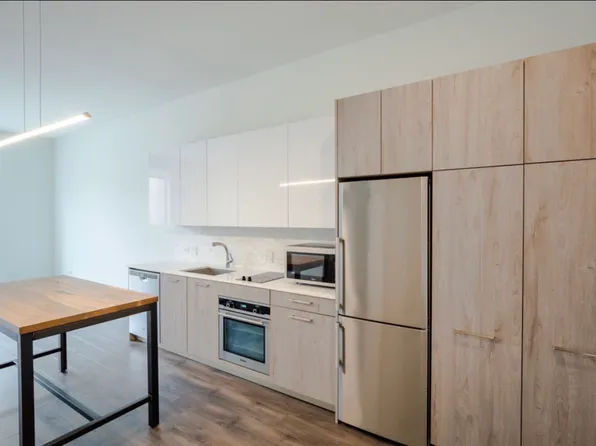 3420 N Lincoln Ave #206, Chicago, IL 60657