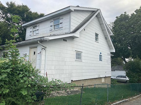 2nd image of 76 Douglas Ave