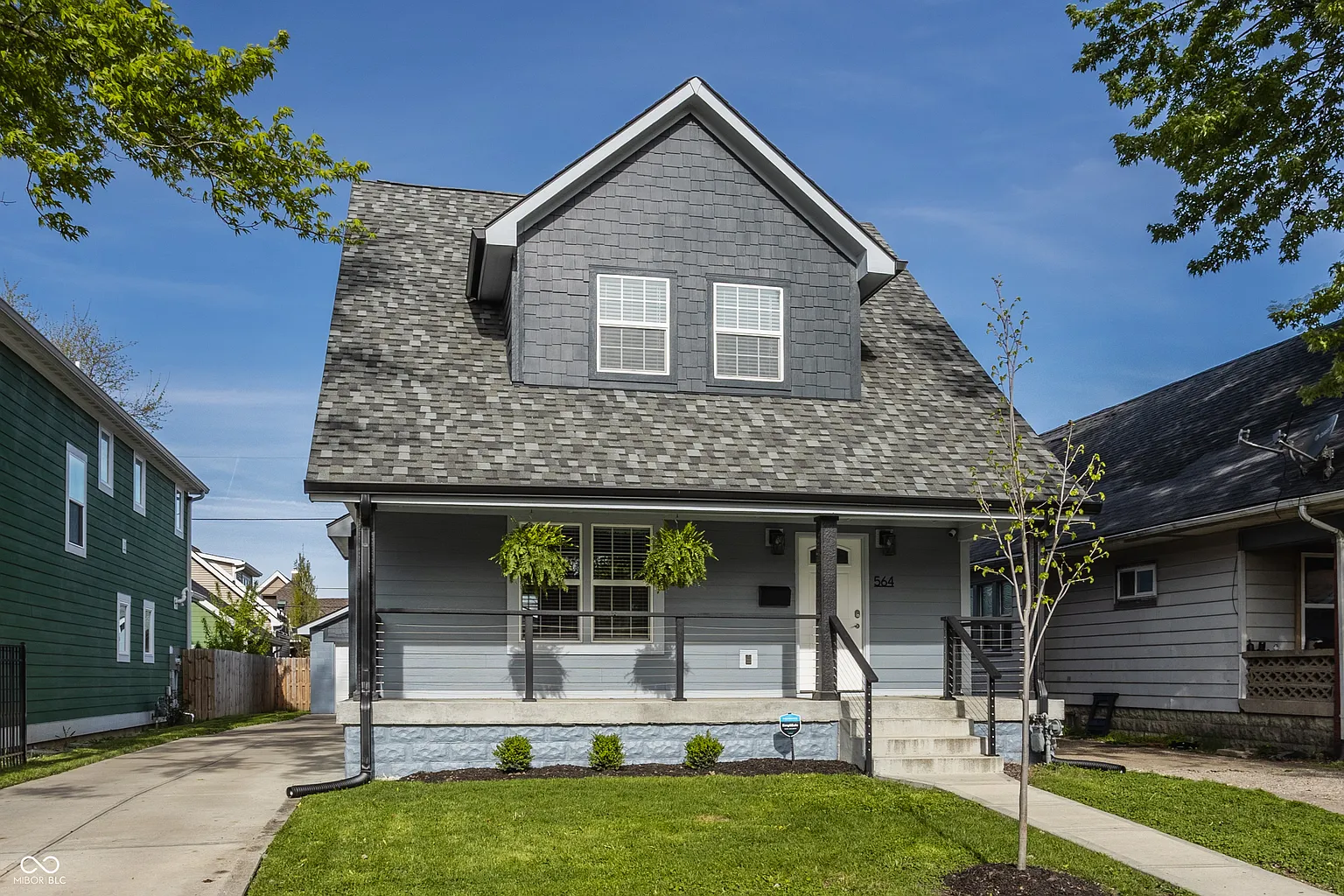 564 N Beville Ave photo 1