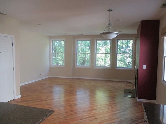 5th image of 1763 W Morse Ave APT 3E