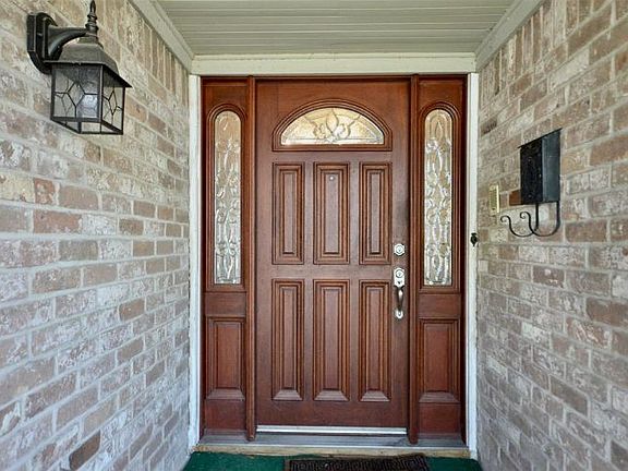 2nd image of 6131 Queensloch Dr