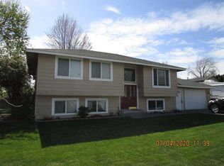 1009 W Park Hills Dr, Kennewick, WA 99337