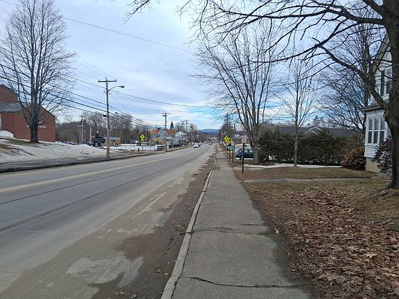 5th image of 208 Main St