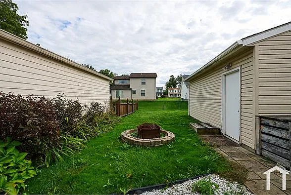 3 bed, 1400 sqft, $1,995 — Photo 3