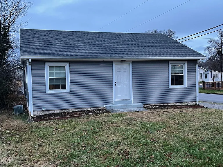 1233 Oliver St — Photo 1